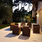 Baradarena Avec Piscine Chauffee Et Jardin Pour 10 Personnes Soorts-Hossegor