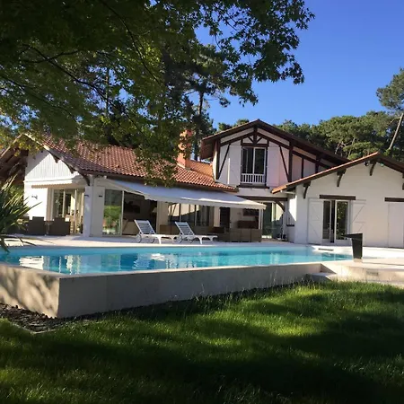 Baradarena Avec Piscine Chauffee Et Jardin Pour 10 Personnes 别墅 *